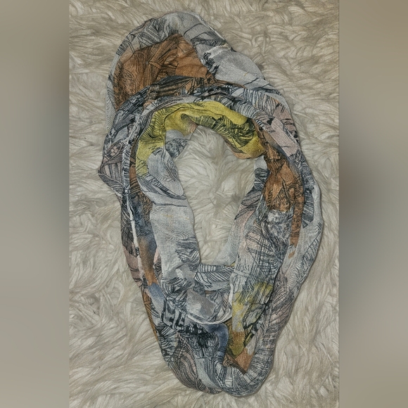 Payless Leaf Print Infinity Scarf – Soft Lightweight Loop – 34.5” x 23” - Picture 3 of 4